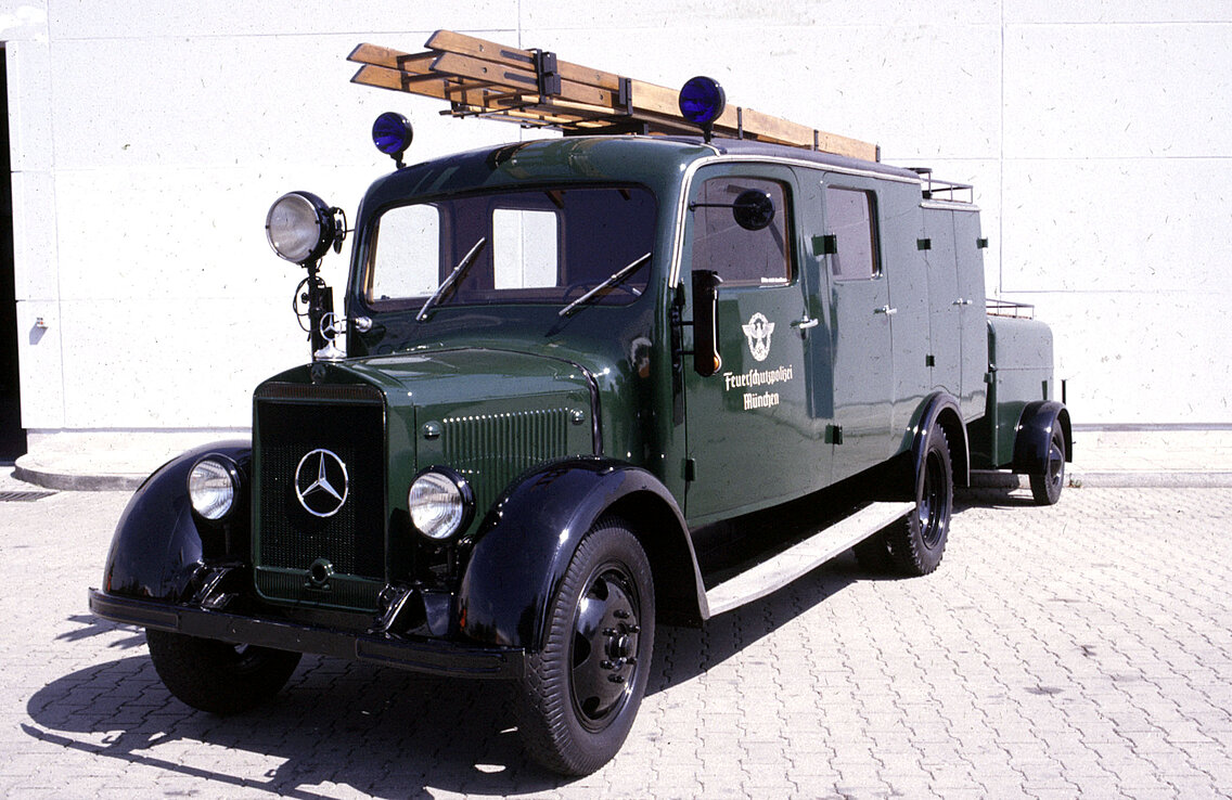 Ein leichtes Löschgruppenfahrzeug (LLG) in „Tannengrün“, wie es bei der Freiwilligen Feuerwehr im Dritten Reich mehrfach im Einsatz war