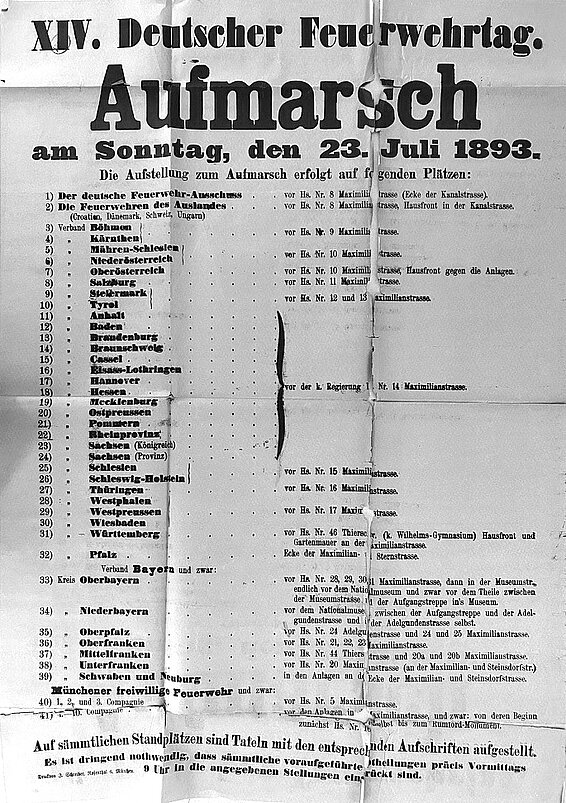 Plakat für die Bevölkerung und Teilnehmer zum großen Aufmarsch auf der Maximilianstraße