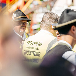 Trachten- und Schützenzug