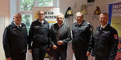 v.l.n.r.: SBI Michael Schmid, SBR Claudius Blank, OB Dieter Reiter, OBD Wolfgang Schäuble und SBI Florian Klein