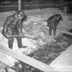 Die Erstkräfte der Berufsfeuerwehr waren in den 1960er bereits mit Ledermäntel ausgestattet