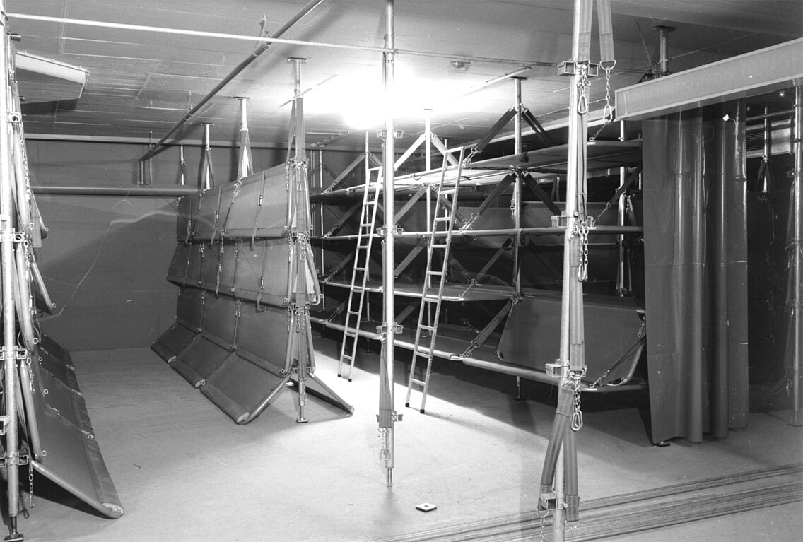 Die Bunkeranlagen unterhalb des ZfK mit dem Notbettenaufbau