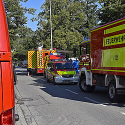 Einsatzfahrzeuge an der Einsatzstelle