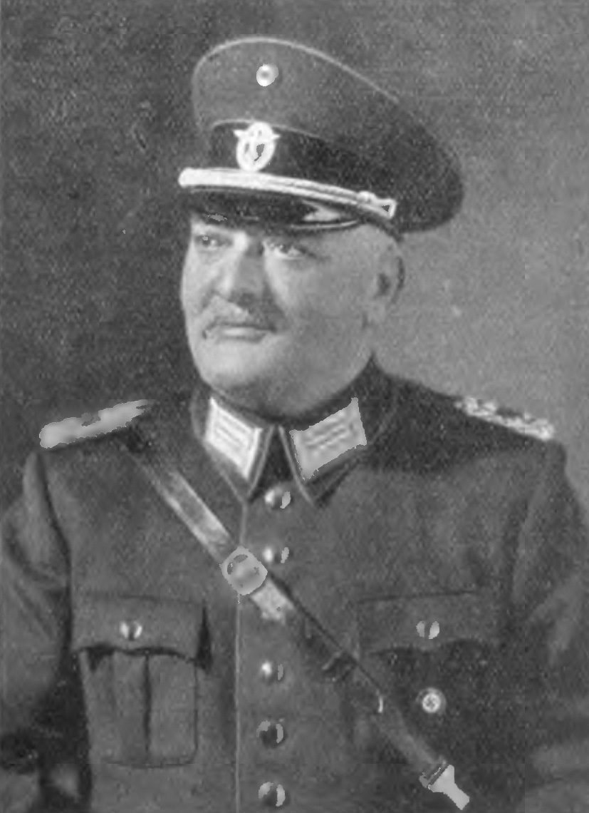 Adolf Ecker, Magistratsrat und Kommandant der Freiwilligen Feuerwehr München vom 23.06.1919 bis 14.12.1938, in der Uniform des Landesbranddirektors, dessen Position er von 1928 bis 1938 bekleidete
